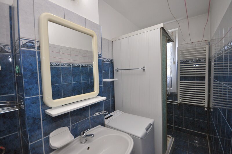 Drumul Taberei 300 m metrou Valea Ialomitei etaj 2, decomandata, anvelopat